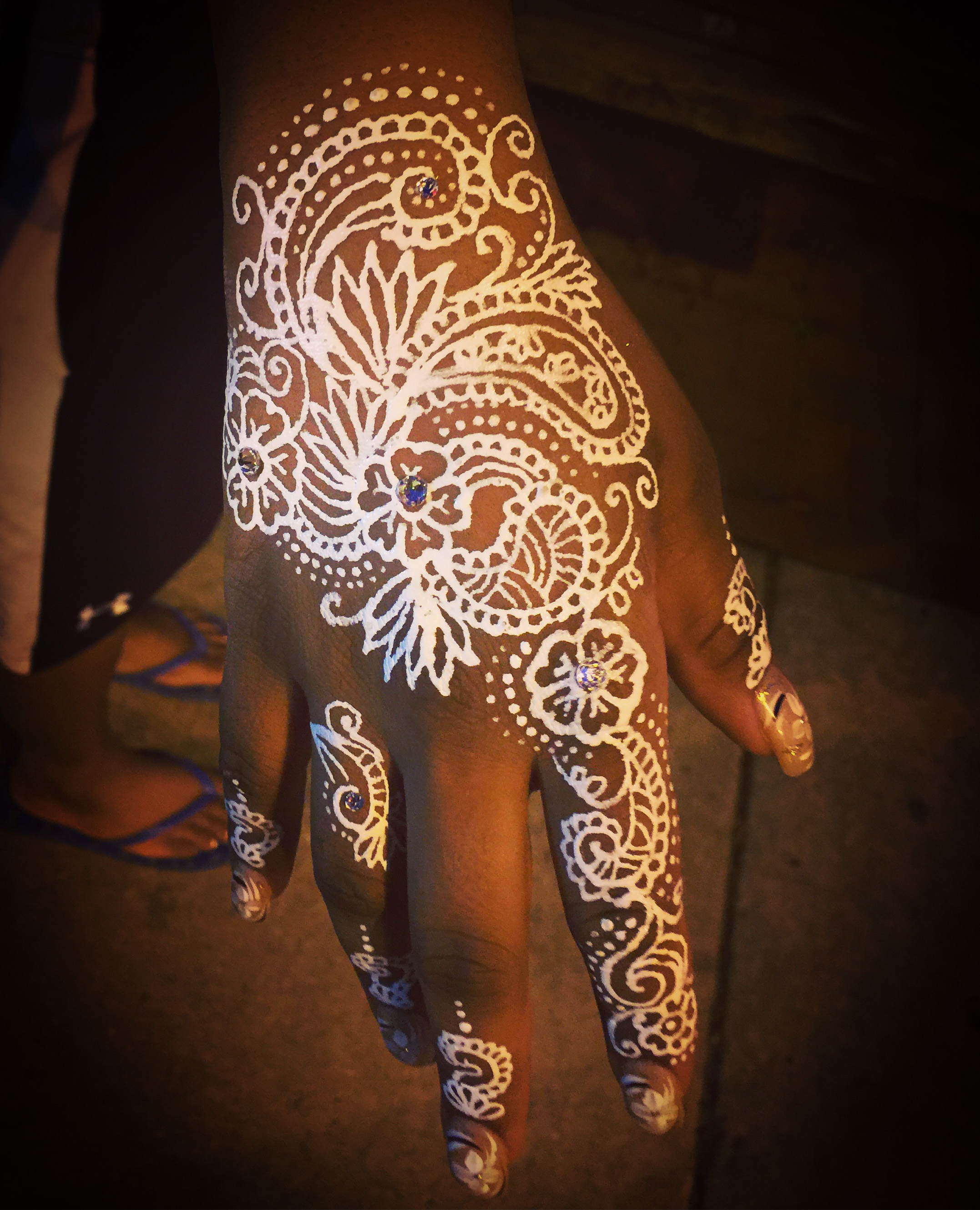 Photo Gallery J U Henna Tattoo. white henna designs on dark skin photo ga.....