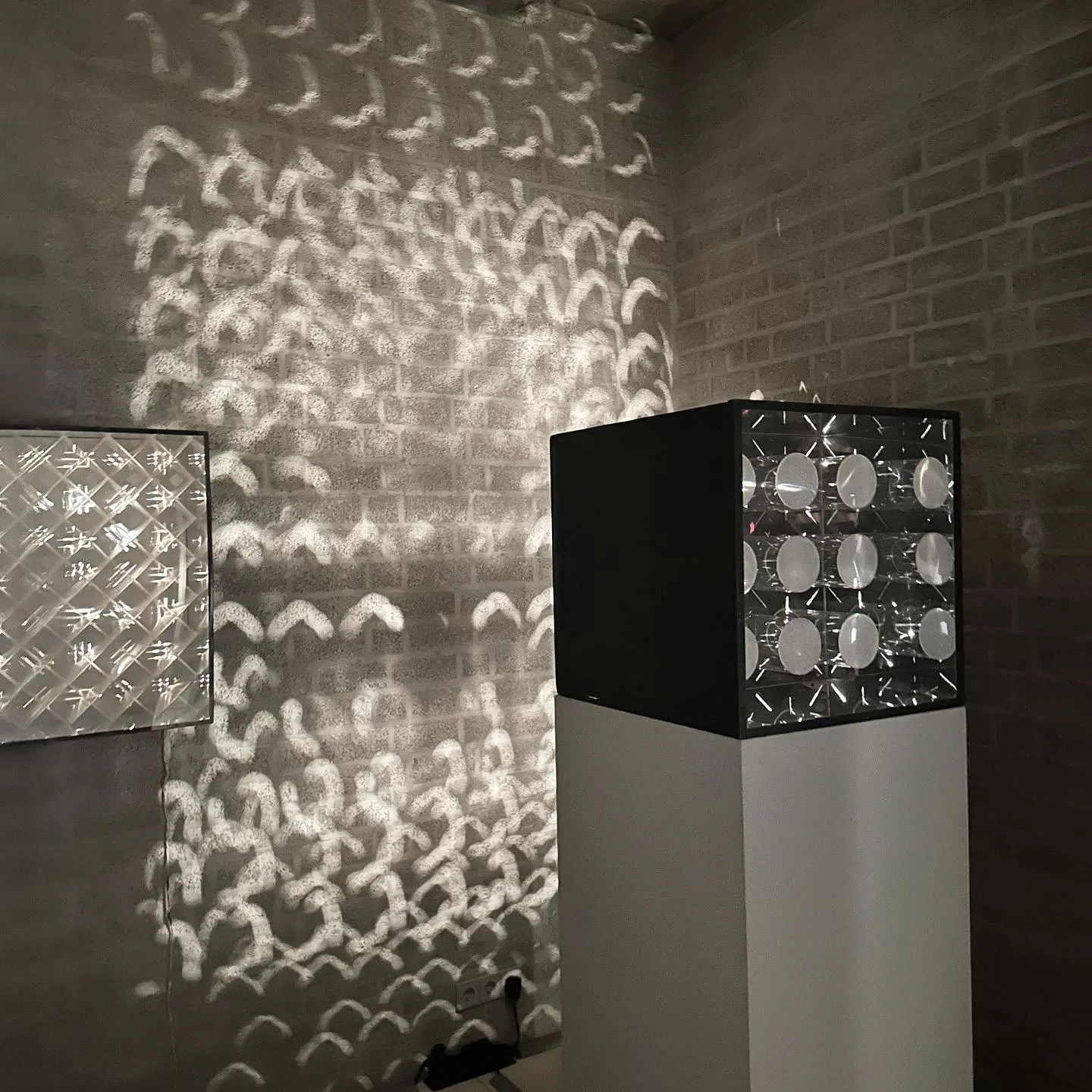 The story of Op Art written by Hans Mayer now on view @galeriehansmayer @maxmayerdotnet 

Marta Boto 1964-1966

Pol Bury 1973

Gregorio Vard&aacute;negra 1996, 1967

Julio le Parc 1966

Julio le Parc, Yvaral, Nicolas Schoeffer 1966, 1967, 1966

Hugo 