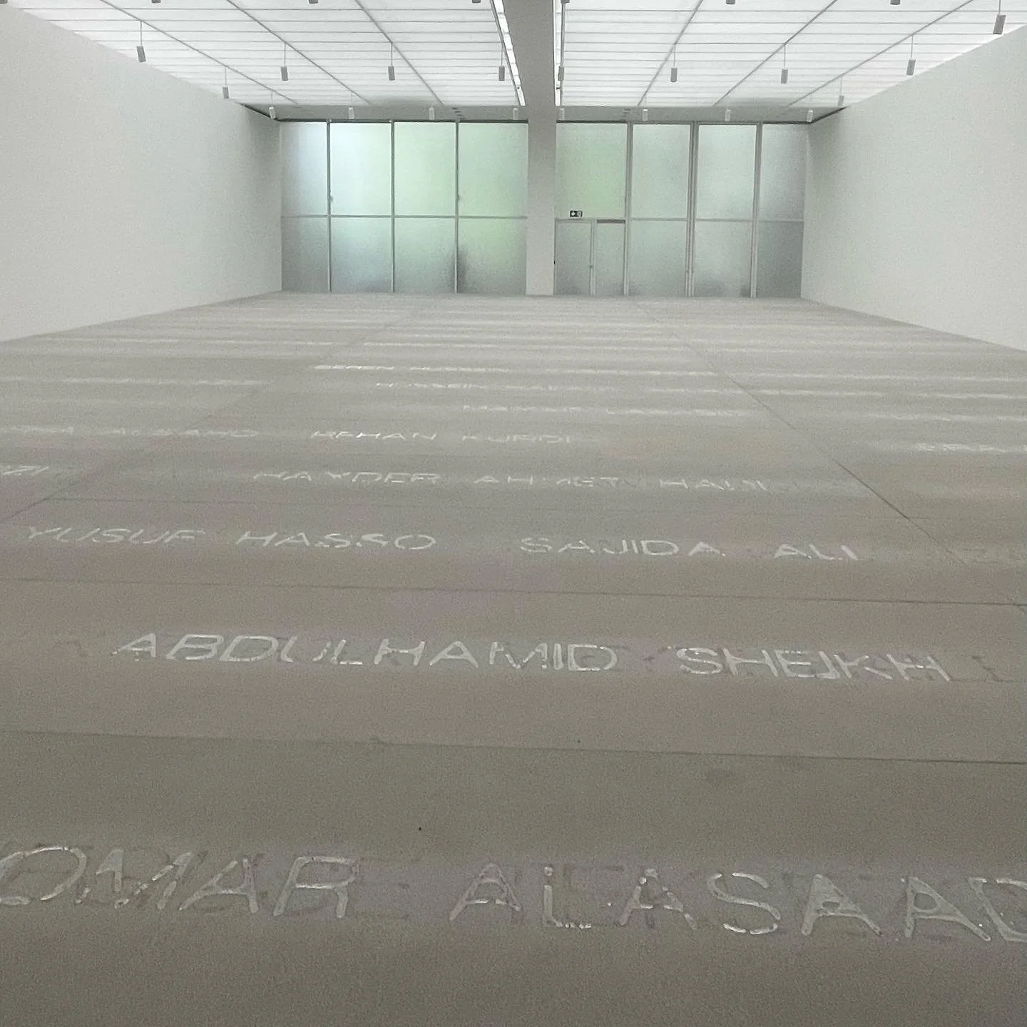 Personal conversations with people suffering from violence, war and crimes in general are the starting point of the work of Doris Salcedo. 

@doris_salcedo @fondationbeyeler #basel