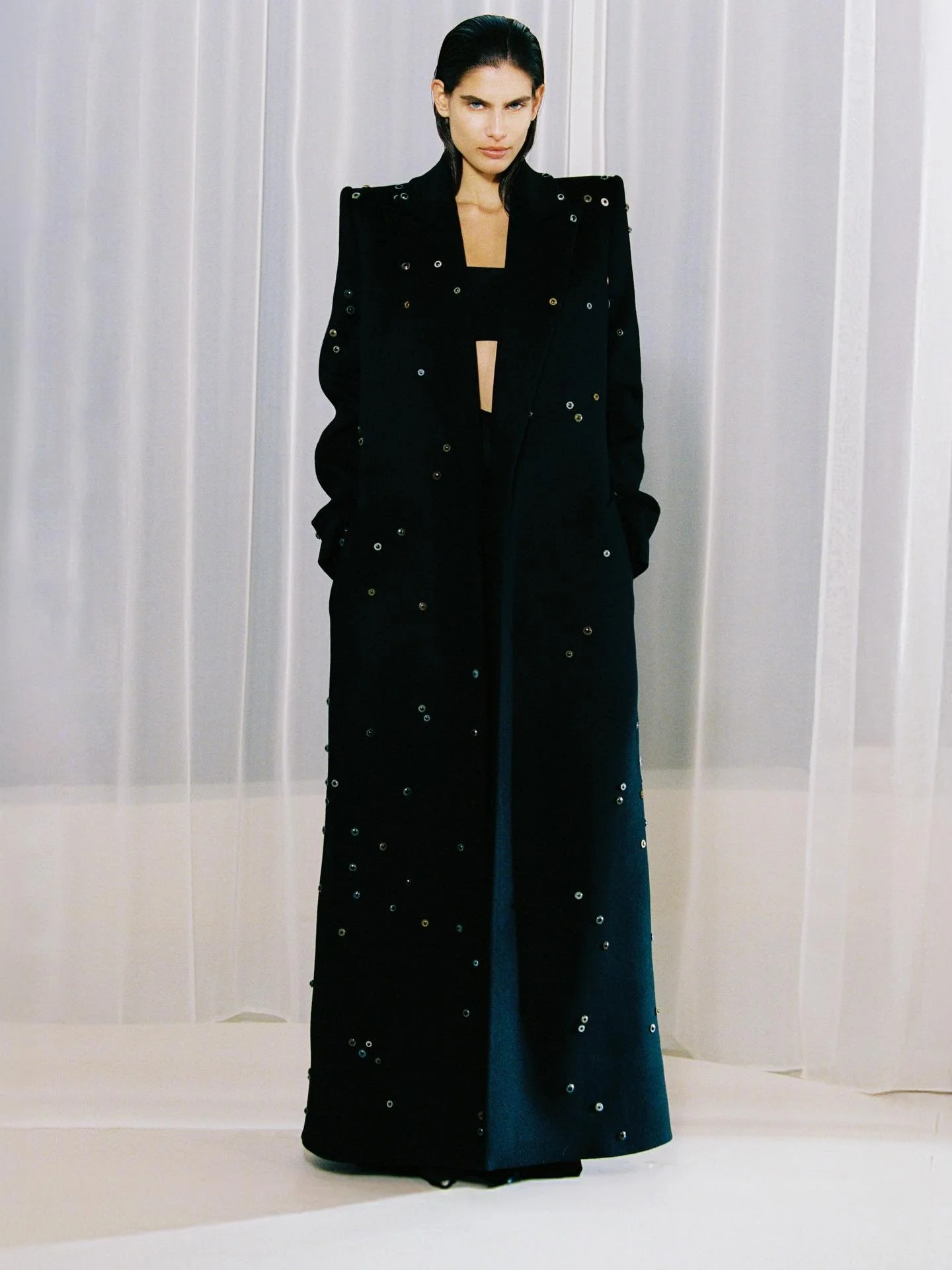 ALICJA KWADE X GALVAN

London-based fashion brand Galvan and Berlin-based artist Alicja Kwade have unveiled a design collaboration during Paris Fashion Week. Entitled &ldquo;A Space for a Secret,&rdquo; the Alicja Kwade capsule collection features a 