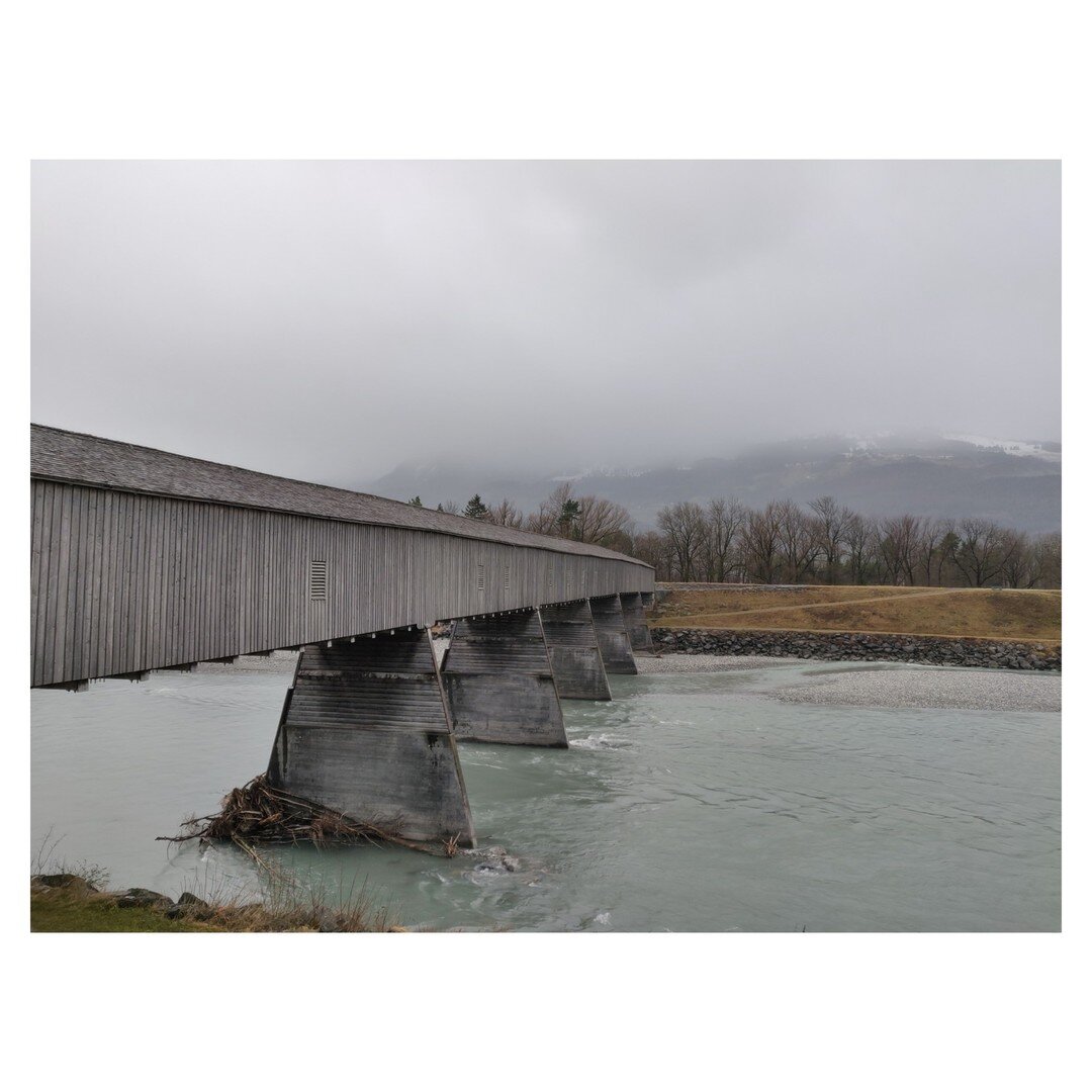 Vaduz I: Border 

Bridge between Lichtenstein and Switzerland over the river Rhine.

#switzerland  #bridge  #architecture #architectureporn #travel #culturetrip @cntraveler @worldplaces @travelanddestinations