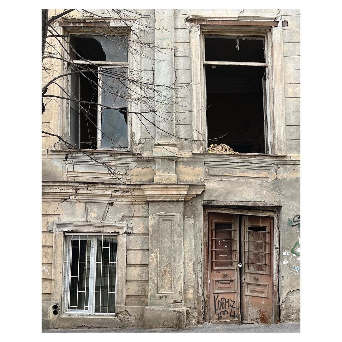 Sakartvelo I: Dilapidated Chic

Shots of beautiful decay in Tbilisi, Georgia&hellip; and doggies. 

#decay #heritage #georgia #tbilisi #culturetrip #architecture #architecturephotography @cntraveler @worldplaces @travelanddestinations