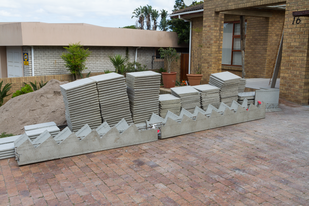 the precast concrete elementas are light and easy to handle.