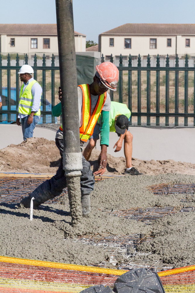 Pouring concrete on Modulo