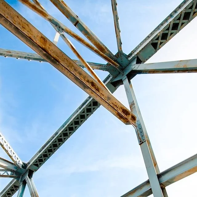 You never know what you'll find beautiful until you see it, and for me that was just by chance I looked up while crossing a bridge to Mayland. My favorite color combo is this pale almost mint blue and rust. I cant explain it, but everytime I see thos