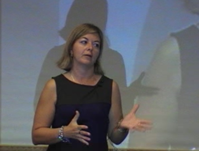 Dª. Elena Malmierca. Profesora de Oratoria y lenguaje corporal