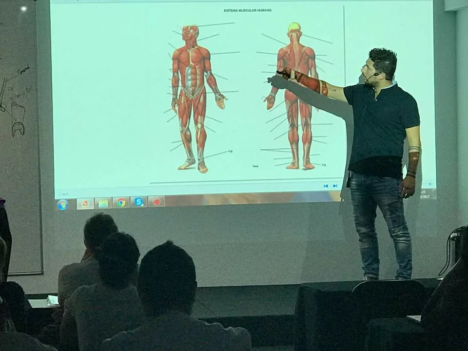 Francesco Daveri – Fisoterapeuta y Licenciado en Ciencias de la Actividad Física y el Deporte . Ha sido fisioterapeuta y director técnico de varios club de fútbol en Italia. Gerente de OsteofisioWeyler