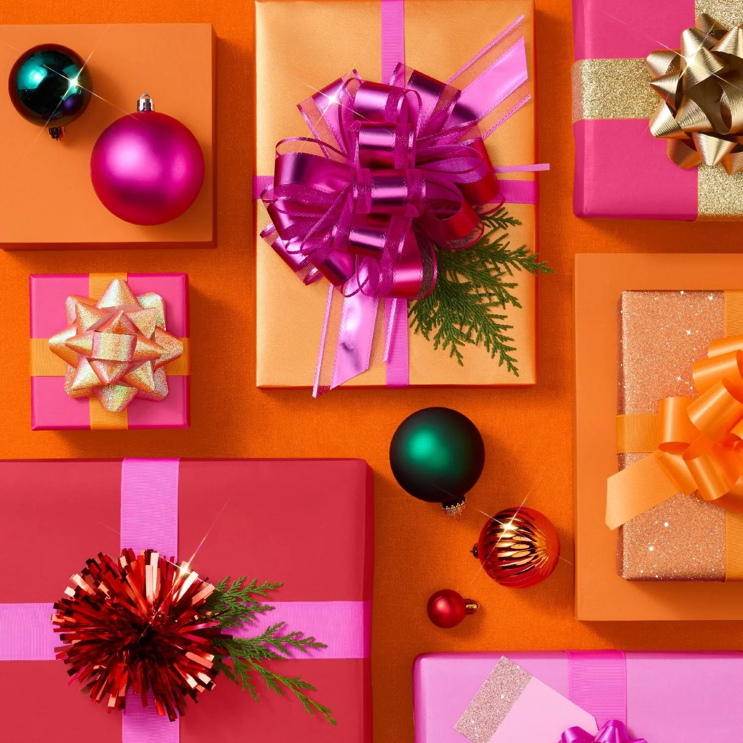 Retail_Holiday_Guilfoyle_Gifting-v3_Square_1x1_1500x1500.jpg