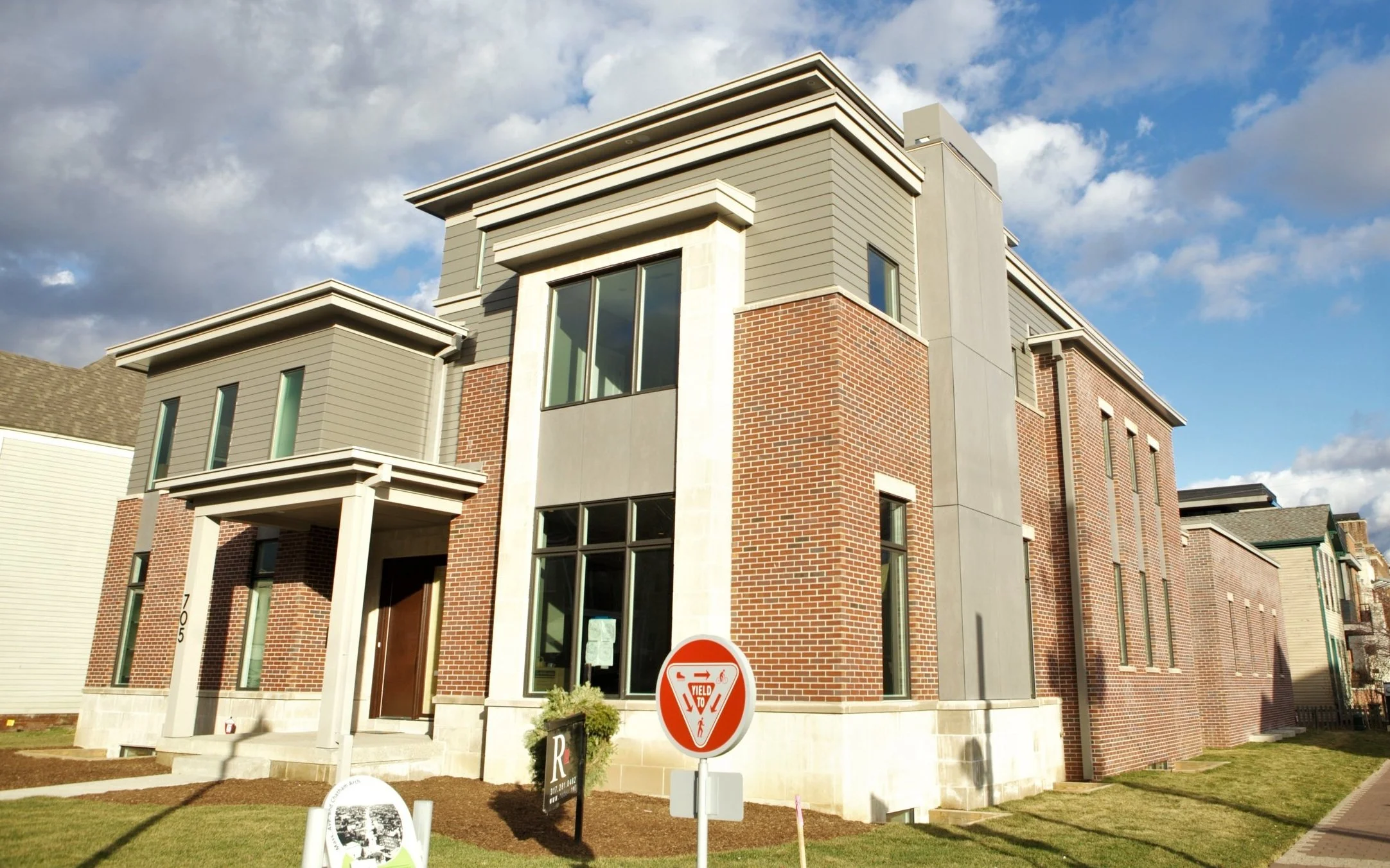 transitional-mansion-flatroof-cultural-trail-Chatham-Arch-Indianapolis.jpg