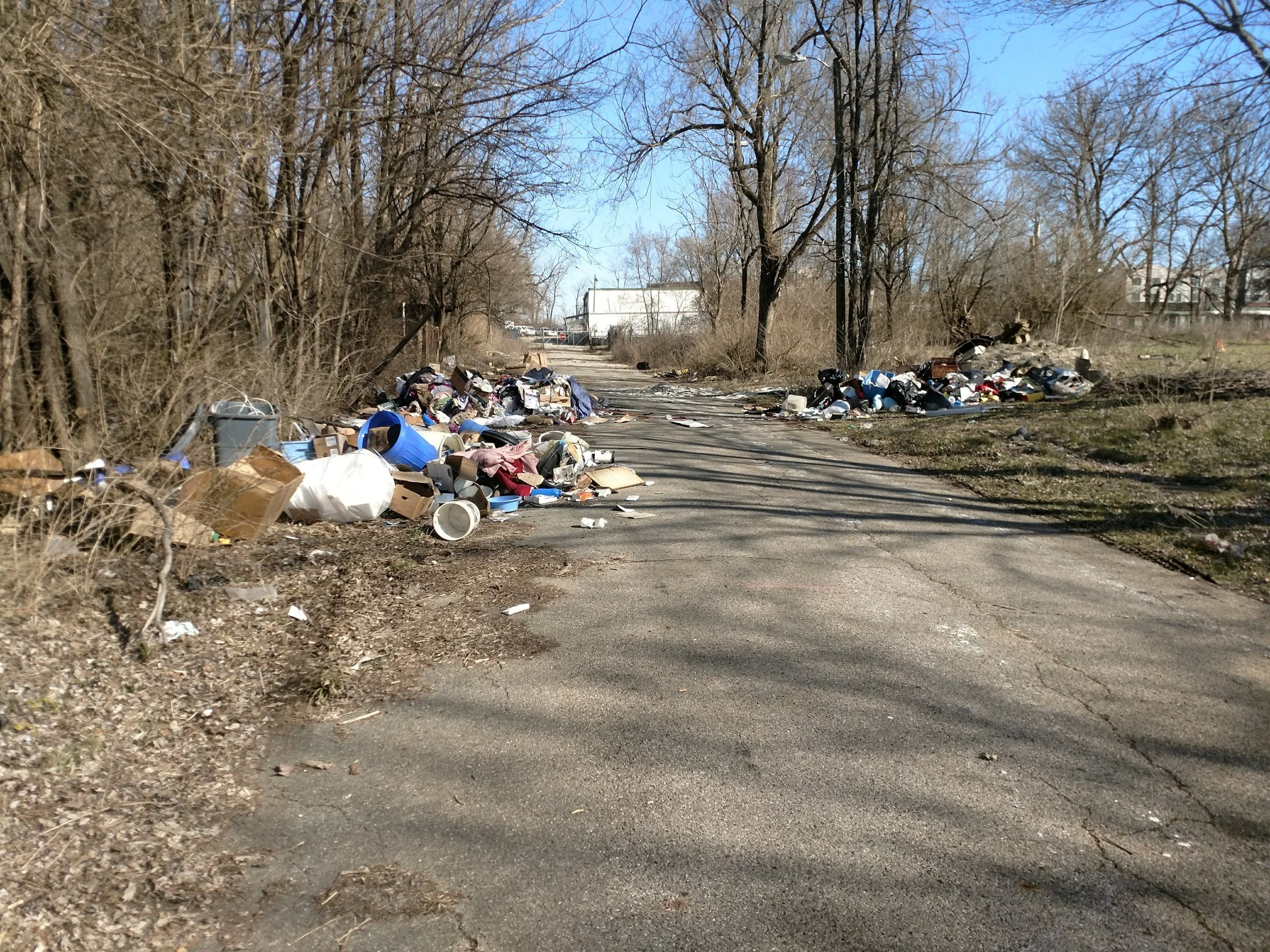 trash-dump-Monon16-before-Indianapolis.jpg