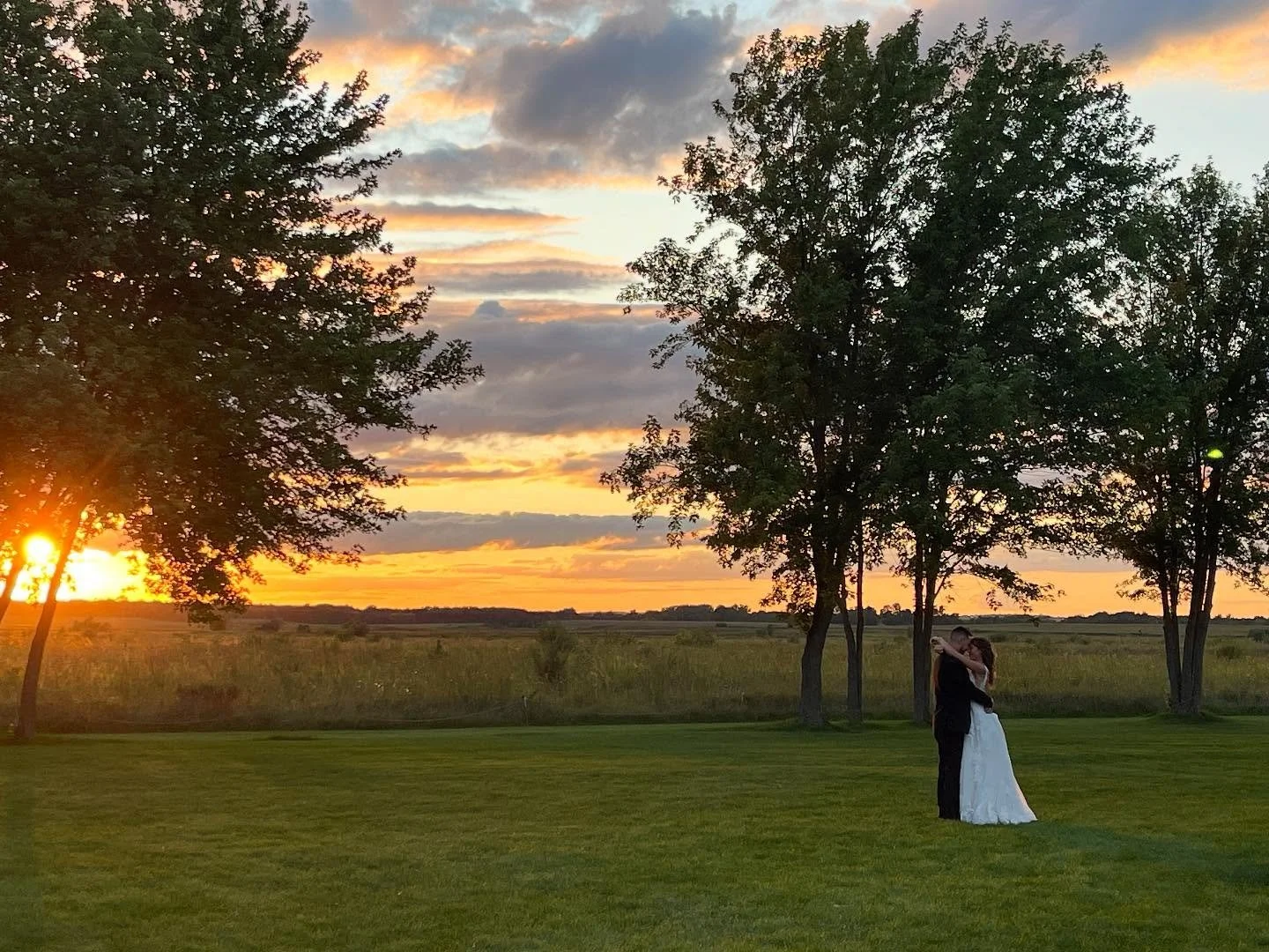 What a blast this weekend! We celebrated two wonderful couples, had the best weather and amazing celebrations. ❤️ #bluestemfarmandevents #barnweddingvenue #weddingbarn #illinoisbarnwedding #chicagoweddings #lakegenevawedding #mchenrycountyil