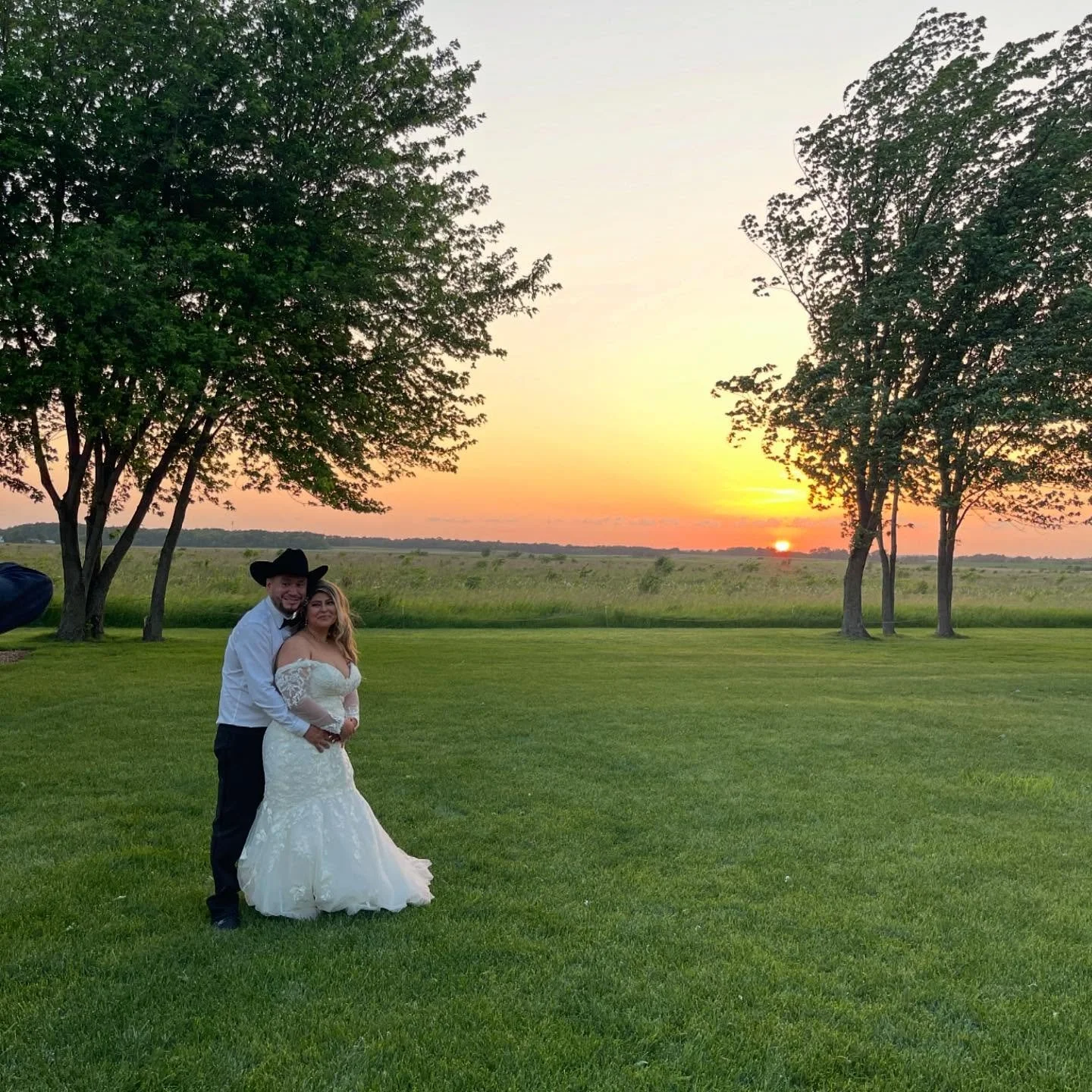 Cheers to Mary Ann &amp; Francisco! ❤️ #bluestemfarmandevents #barnweddings #realbarnwedding #illinoisbarnwedding #lakegenevaweddings #chicagoweddings #mchenrycountyil