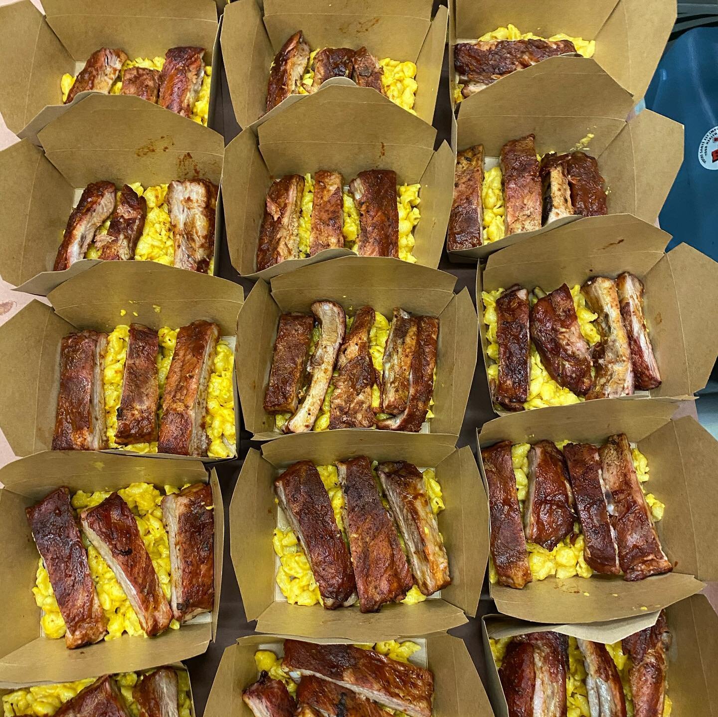 Just the essentials for today&rsquo;s box lunch catering - RIBS with MAC &amp; CHEESE for the WIN! 
Need lunch catered? Send us a message! 
.
.
.
.
#mft #mftcatering #boisecatering #boisefood #gardencityidaho #ribs #boxlunch