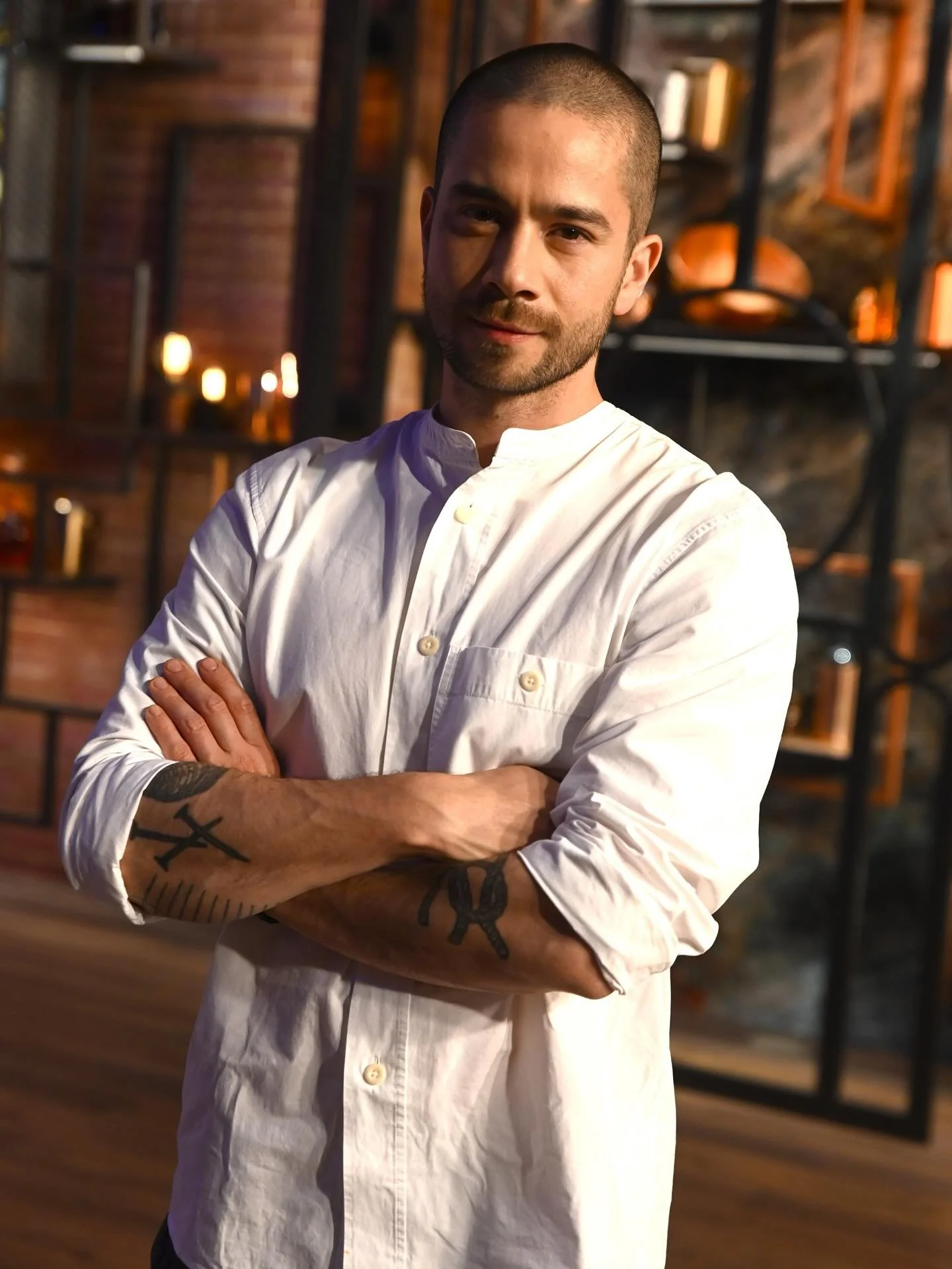 Last weeks @masterchefgr episode featured guest judge @jeremychanikoyi 
Who set constants a test to recreate dish from sight and taste, to later be judged by him and the other judges. Jeremy&rsquo;s analytical eye, seasonal inspiration and complex us