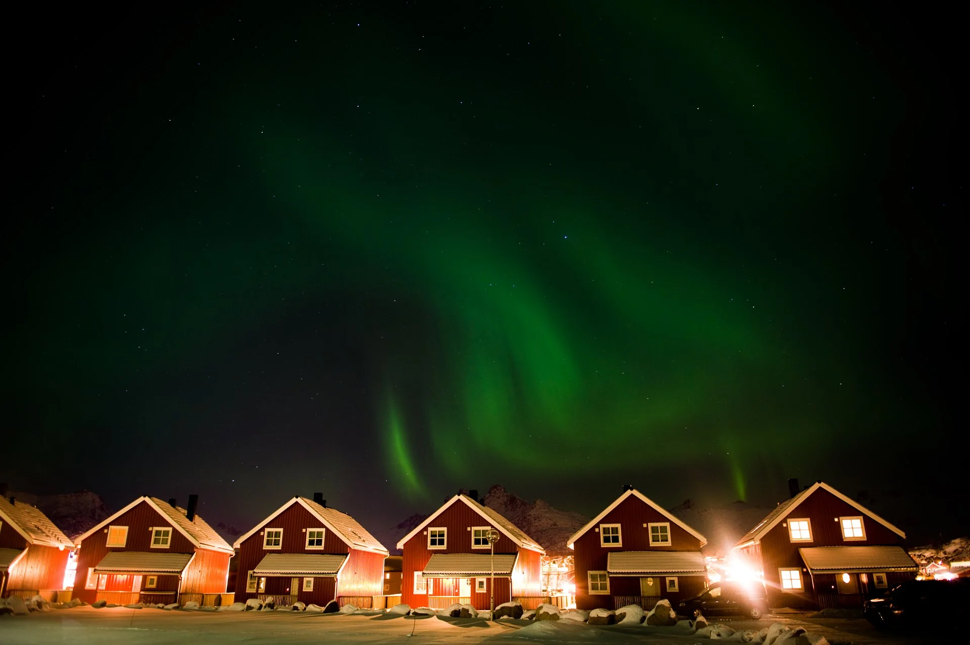 Northern lights and the midnight sun .jpg
