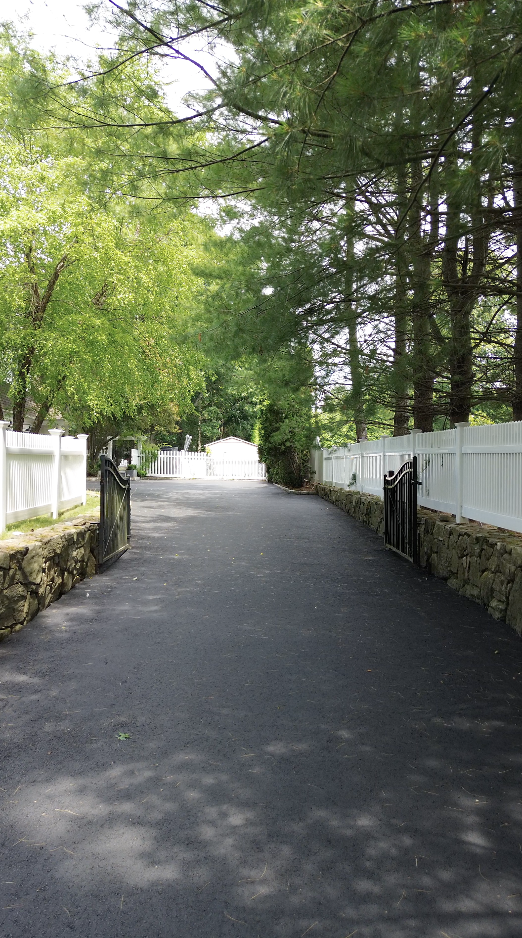 Asphalt driveway contractor Connecticut.png