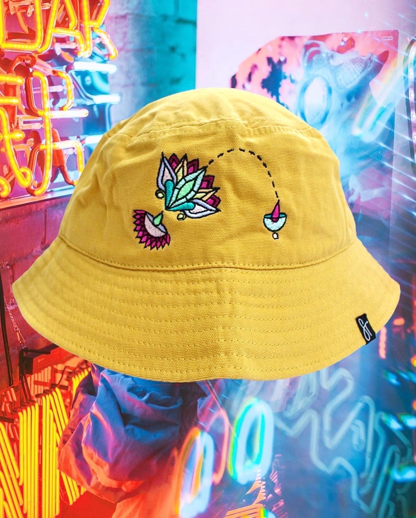 The Flower Fountain Bott Bucket Hat