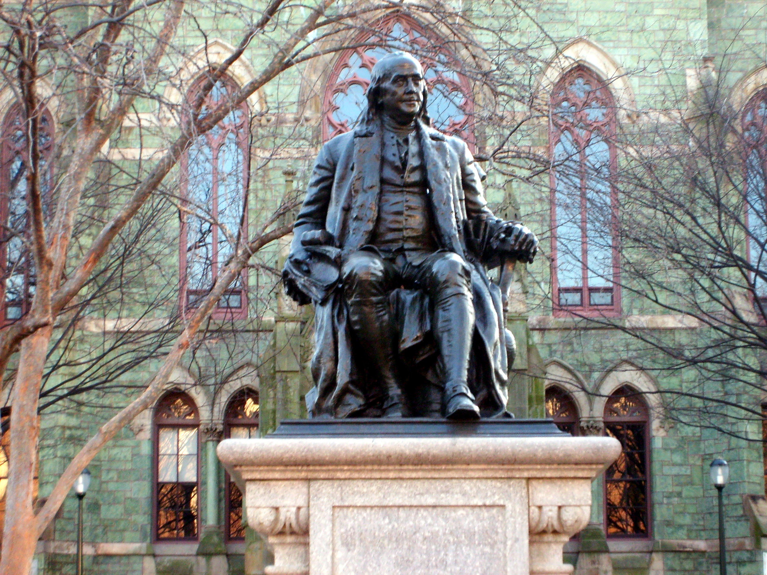 Benjamin_Franklin_statue_in_front_of_College_Hall.JPG