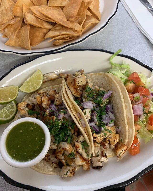 Touring and tacos? Yes please. We love tacos anytime of the day and there&rsquo;s usually a great Mexican spot on all our campus itineraries. #collegetour #collegebound #tacotuesday .
.
,
,
,
.
.
.
.
.
#collegefoodie #collegefest #letseat #travelguid