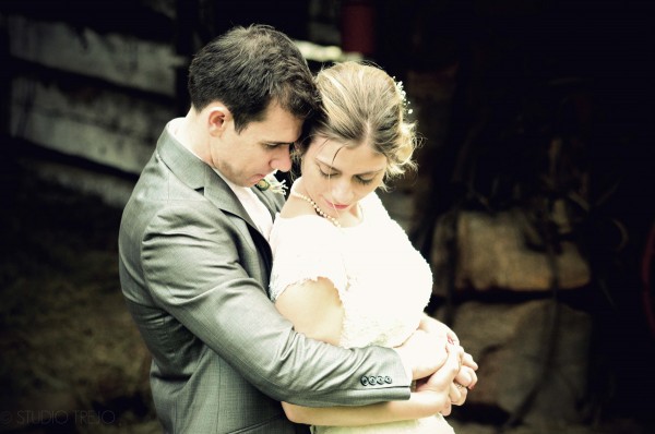 Tennessee Wedding by Lila Trejo. Shot with the Sigma 50-150mm F2.8. 1/250 F4 ISO 2500.