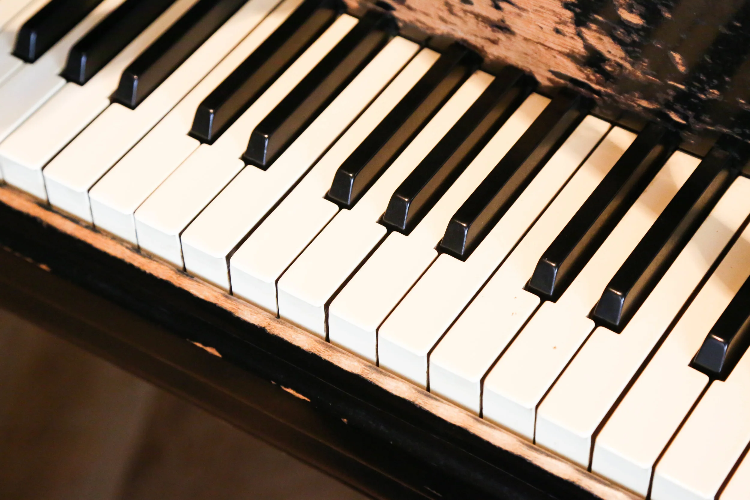 The Steinway piano at Bayou Bar