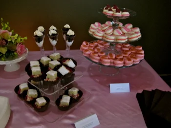 sweets-table-chicago-weddings-luscious-layers-engaging-events-by-ali.jpg