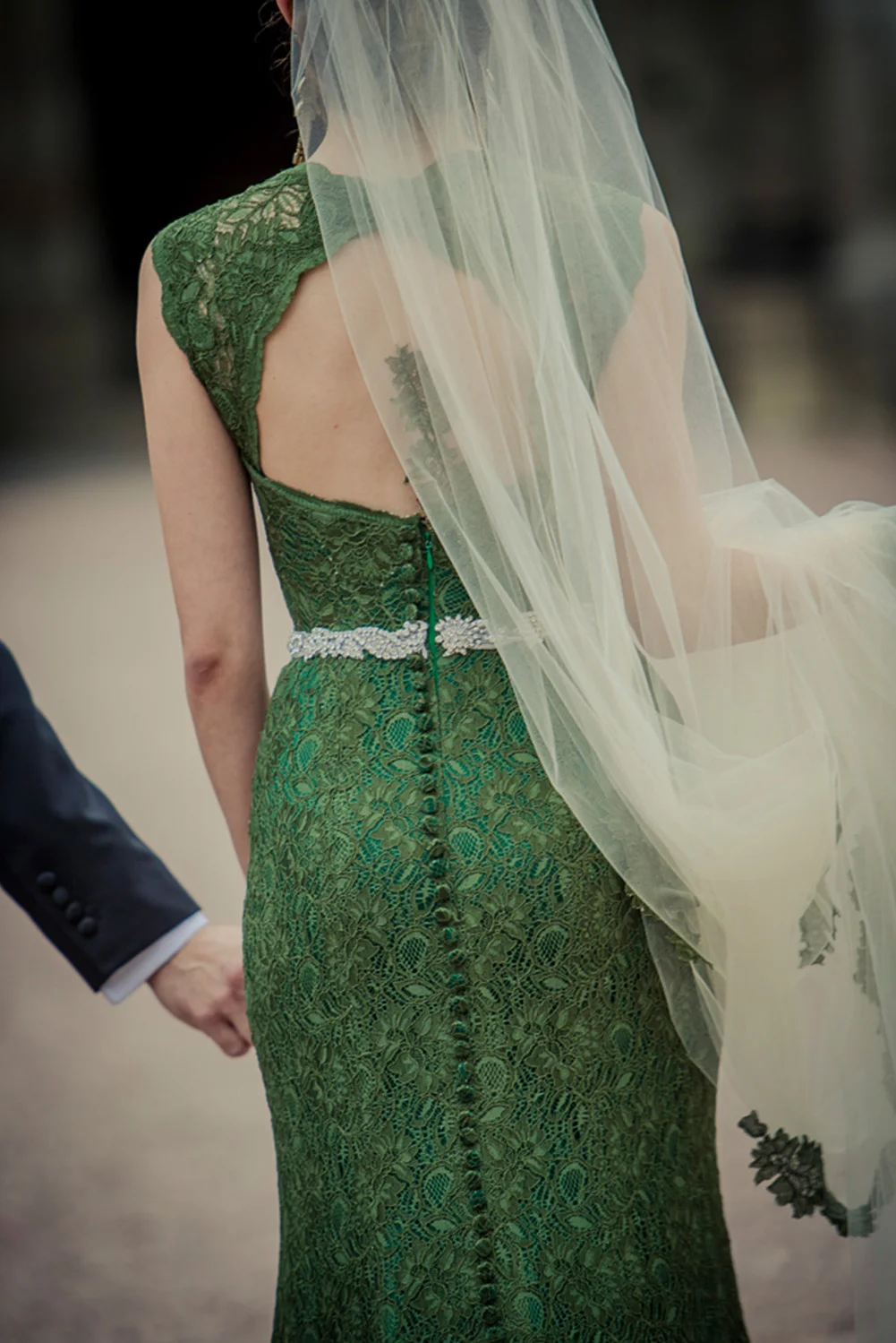 non-traditional-veils-wedding-dresses-planner-chicago-engaging-events-by-ali.jpg