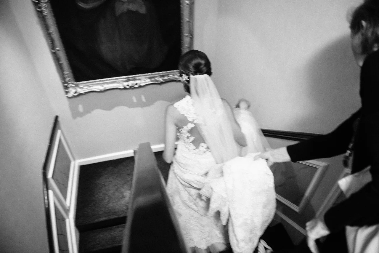 Quick Tips for Maid of Honor: Fixing the Wedding Dress Train