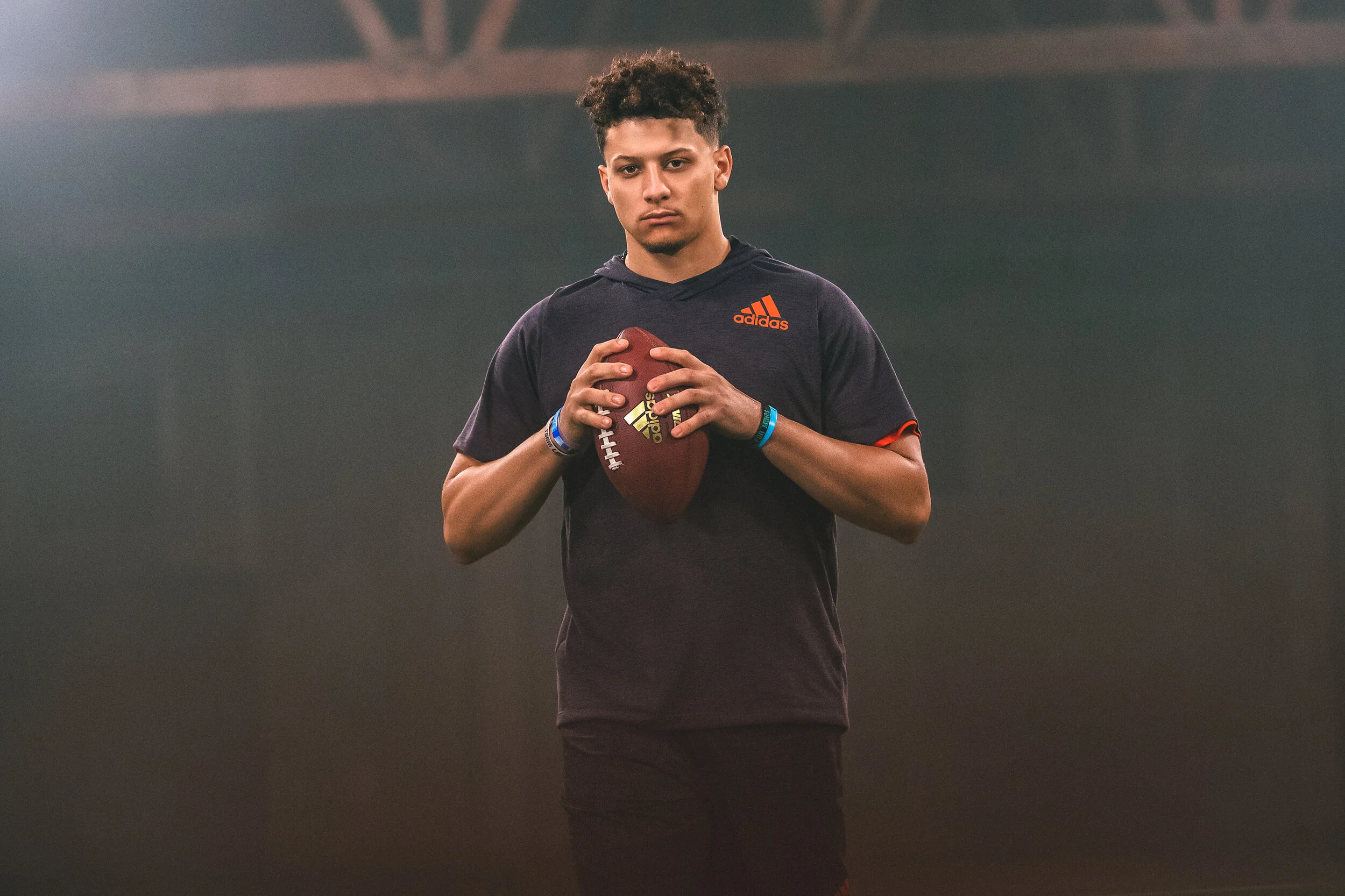 ADI_FBUS_SS19_3SL_ATHLETE_LS_MAHOMES_02837-2.jpg