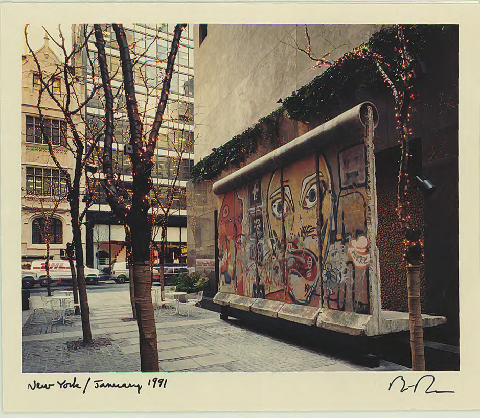  The mural after installation in the courtyard of 520 Madison Avenue in Manhattan, NY.&nbsp;  Image © Tishman Speyer, 1991 