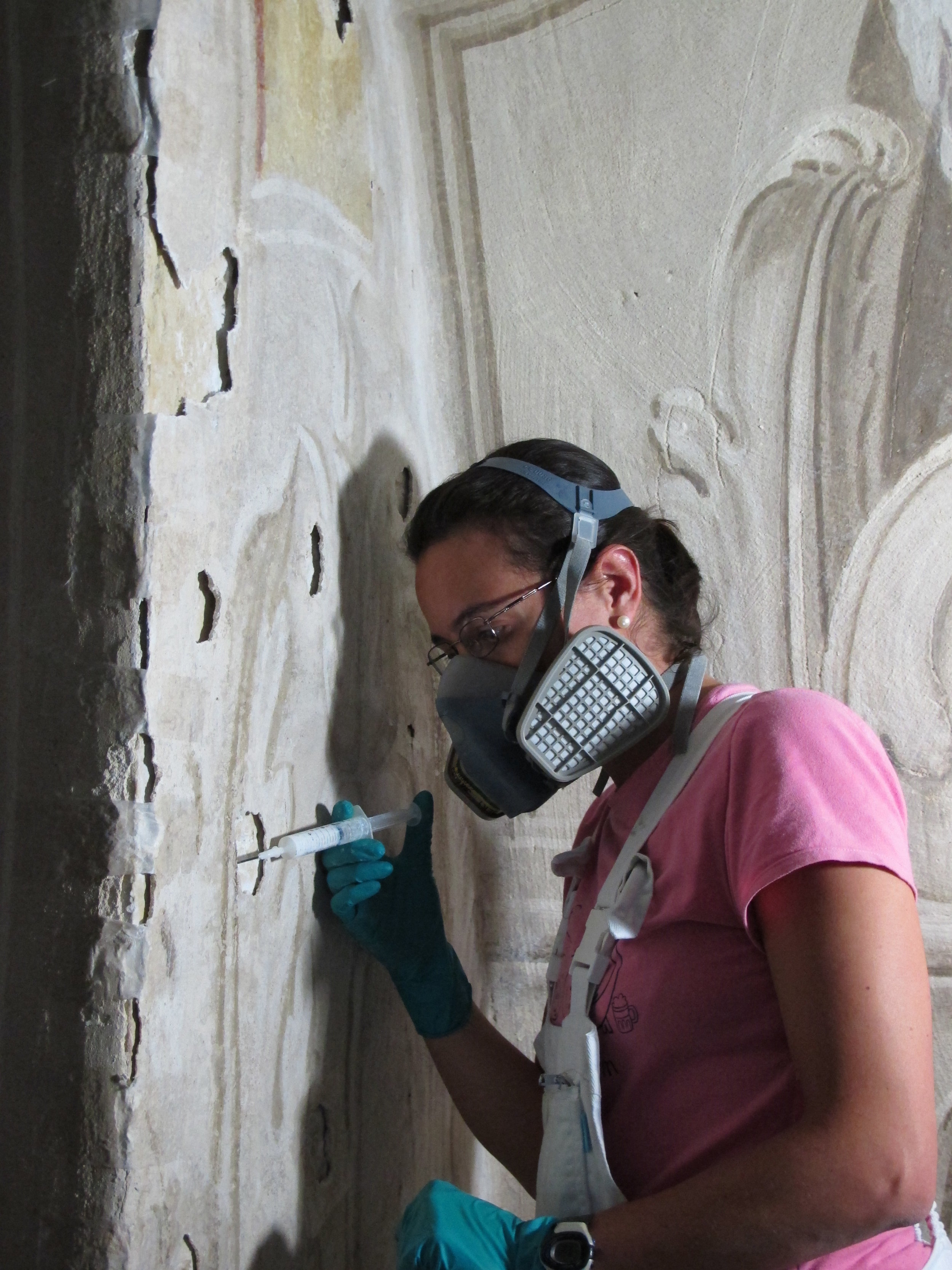  Consolidation of powdering wall paintings.  Image © Courtauld CWPD 