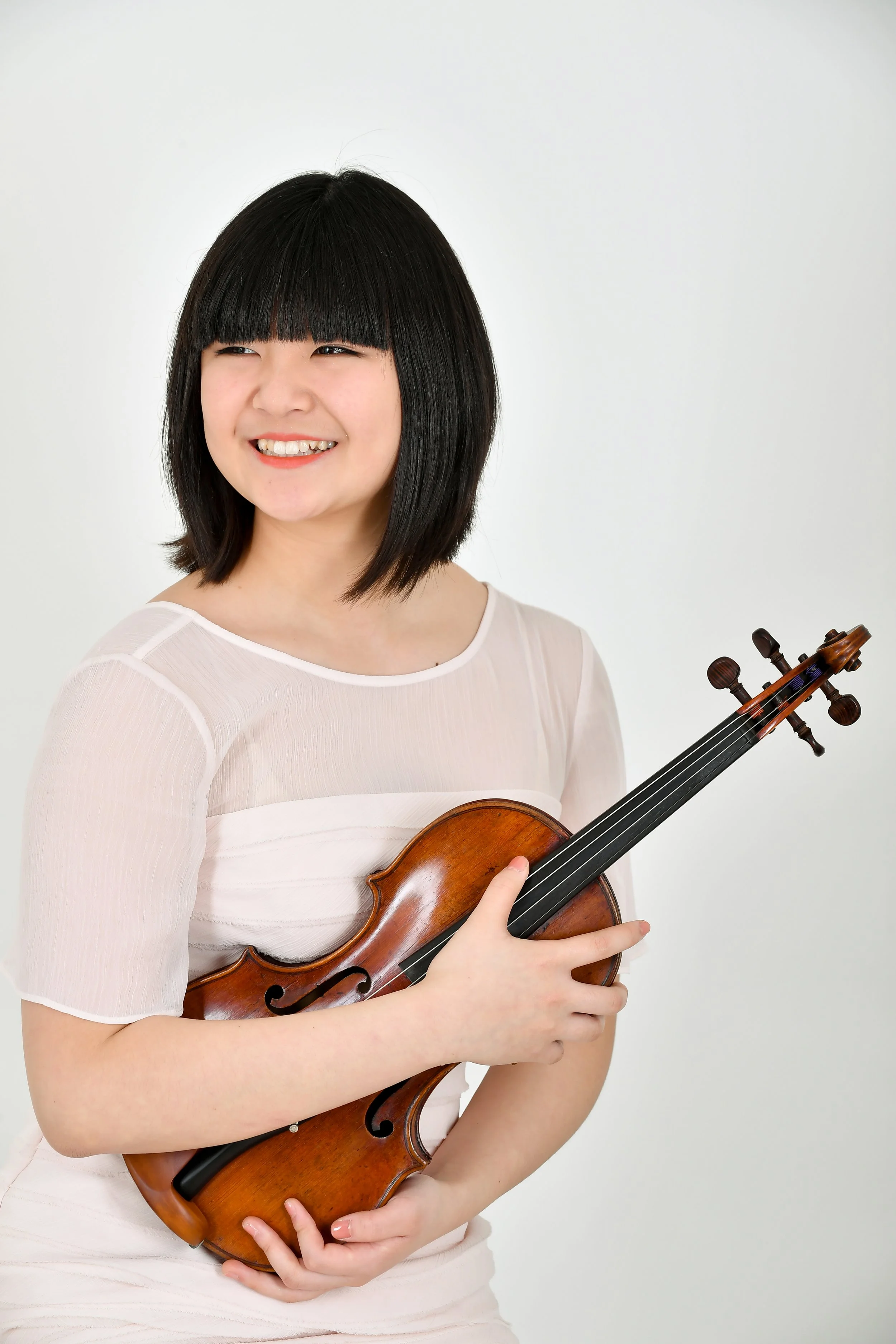 Nirvana Che-Lai—Violin