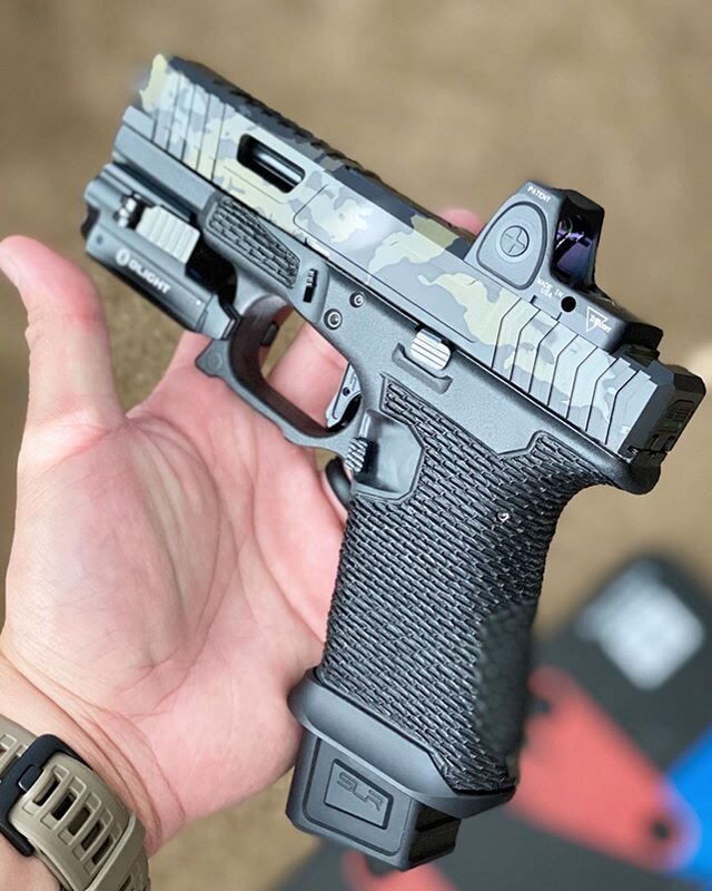 @_benny.fb6 with some #fineline work.  Basic plus some add ons.  Thanks for repn #thefinest. Go get a 4runner already 😬😘. ..
..
#custom #fineline #finest #glock #edc #ccw #concealedcarry
