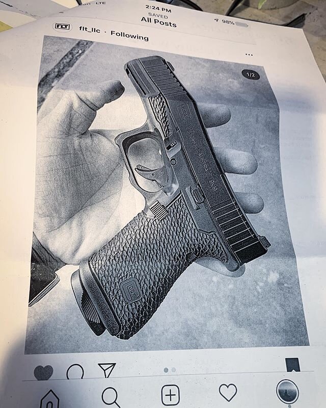 When you don&rsquo;t know what the descriptions are but know what you want from me. This is always the easiest lol.  Literally customer said I have no idea what any of the mods mean. I just want this .... ..
..
#customwork #glock #fineline #demlines
