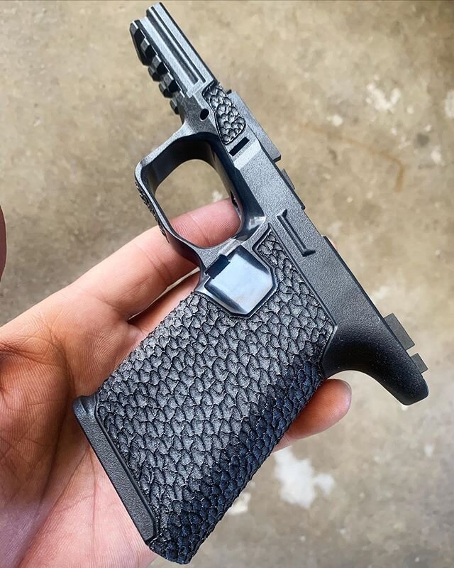 Lvl2 on this @polymer80inc for good buddy of mine @cribbetfab.  Thanks for always repn the finest bro 👊🏽🙏🏽. ..
..
#custom #p80 #fineline #finest #stillthefinest