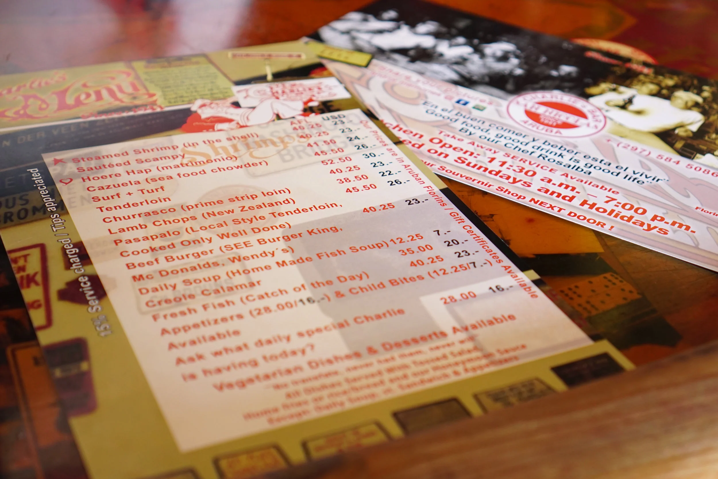 charlies-bar-03.jpg