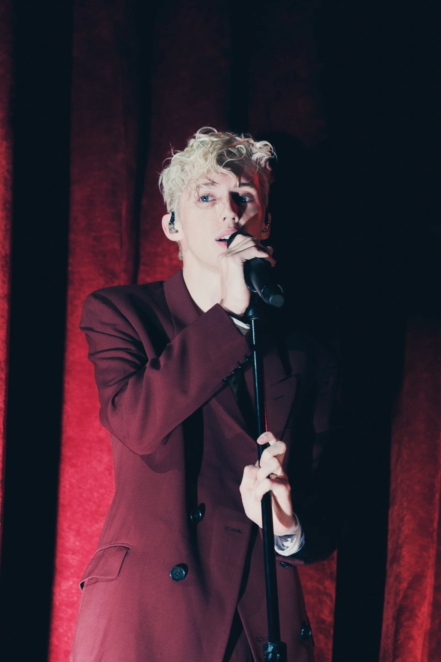 troye sivan (7 of 20).jpg
