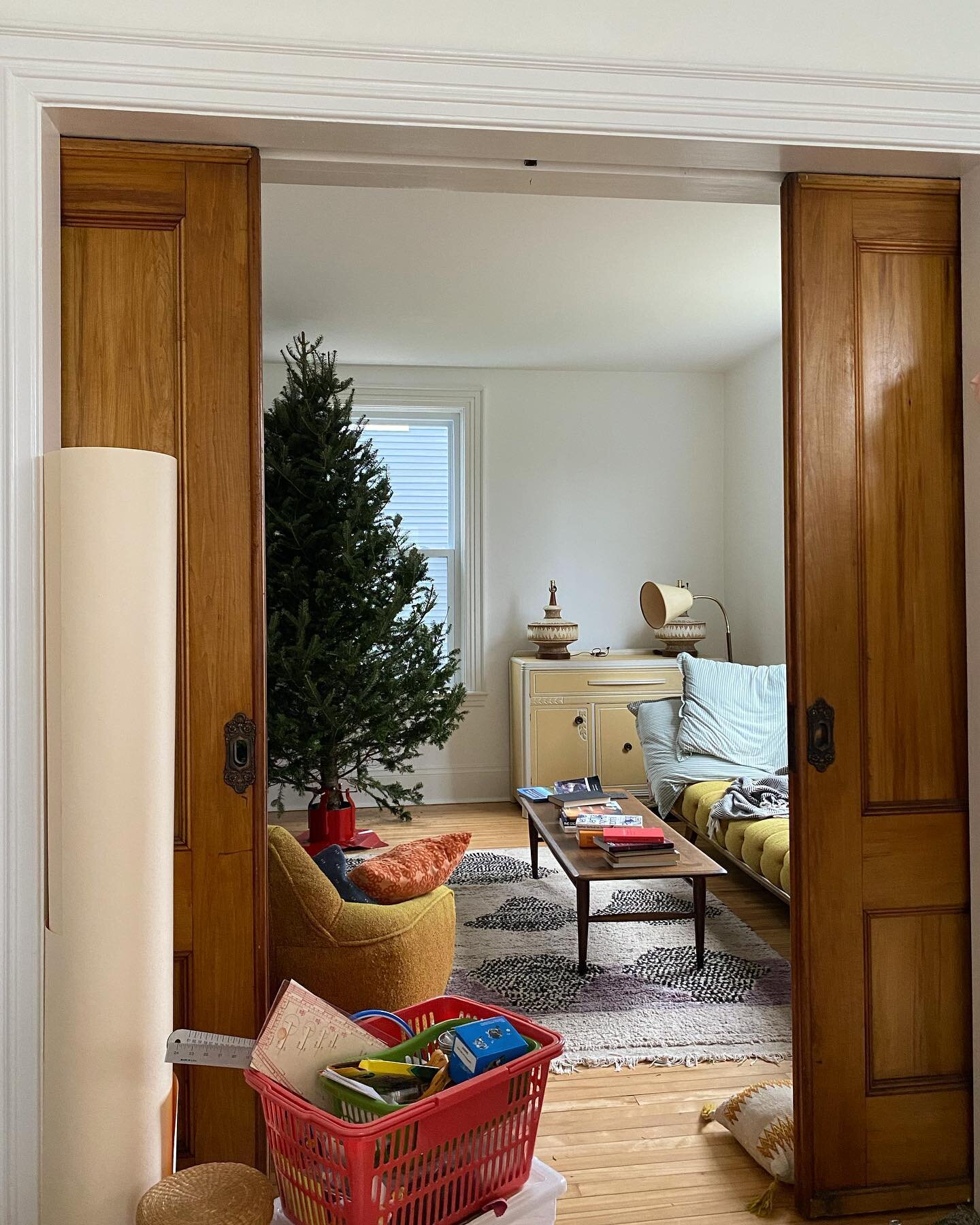 Must love pocket doors! Must decorate tree for once! Must actually get lampshades! 

Must finish more fleece scrunchies for @sackvillemarket holiday craft show tmrw night! Must send leftovers down to @lostandfoundhfx next week! Not pictured: hunter o