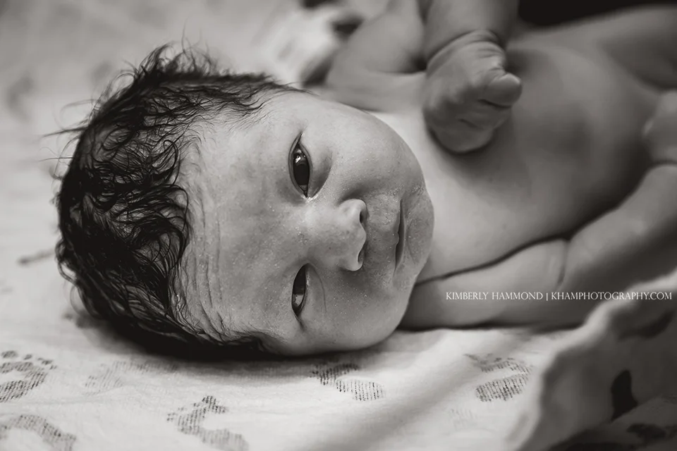Fort Worth hospital birth | dfw birth photographer| dfw birth photography | Water Birth | Fort Worth Birth Photography | Texas Health Harris Fort Worth