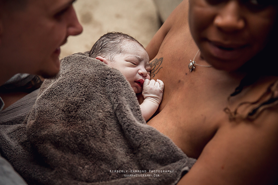 Baby does skin to skin with mom at homebirth in Fort Worth, TX.
