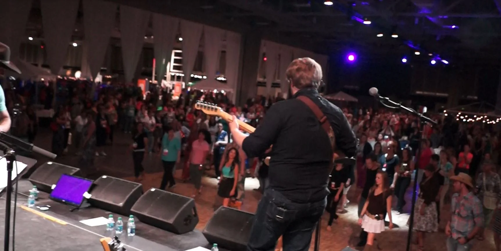 Line Dance Crowd.JPG