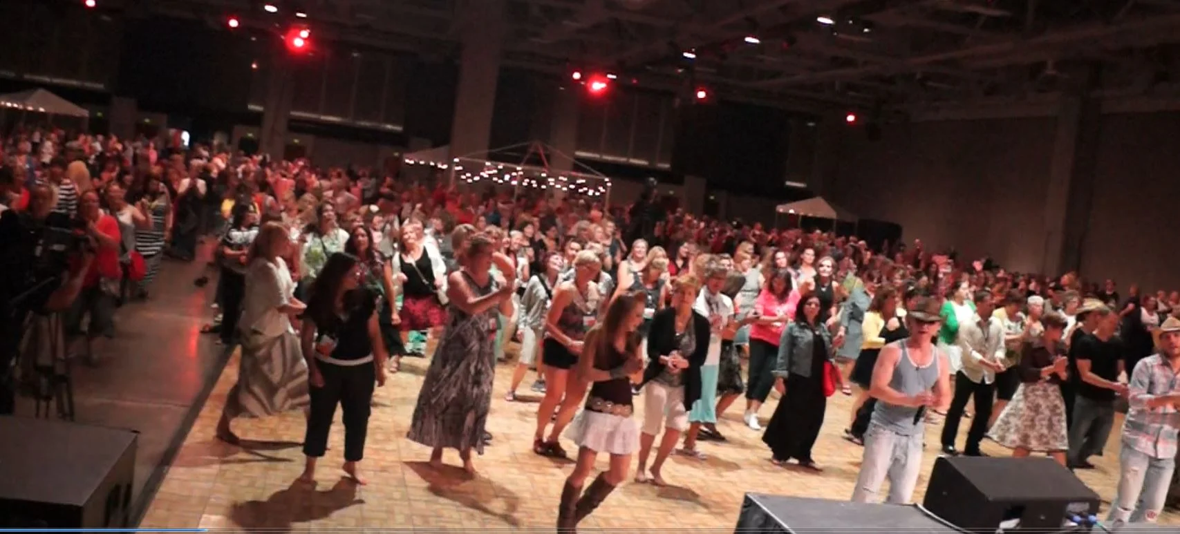 Line Dance Crowd2.JPG