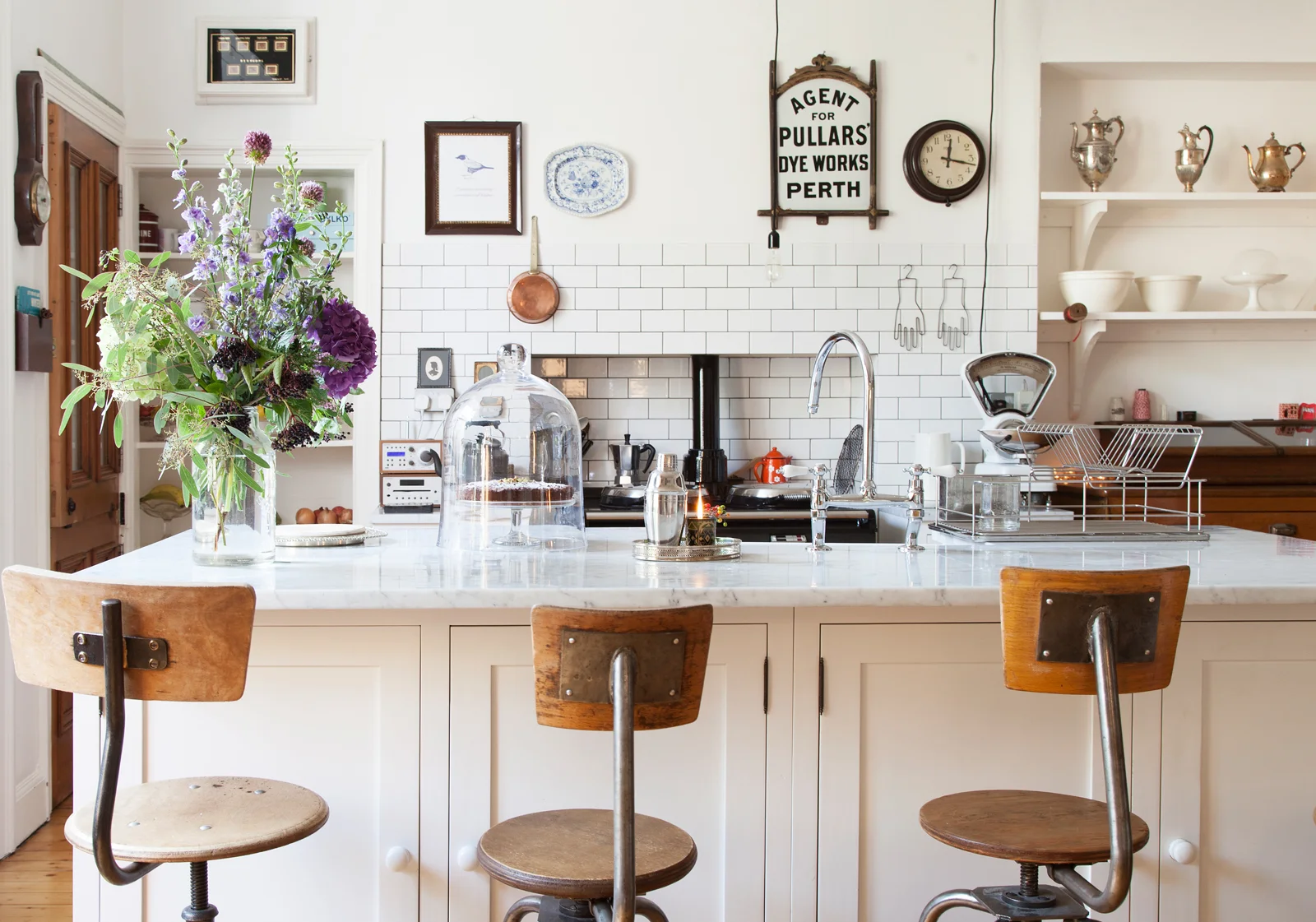 White+Edwardian+kitchen+with+vintage+bar+stools.jpeg