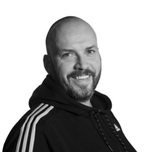 Terje André Nymark Tlf: 948 10 317 E-post Ansvarlig for talentutvikling i filmveksthuset. Terje jobber med filmgrupper lokalt, og arbeider med å utvikle ungdomsfilmmiljøer i landsdelen forøvrig. Han er eksil-Vesteråling med filmutdannelse fra London Film School, og har jobbet som tekstforfatter og filmregissør i Tromsø i ti år. Områder: talentutvikling, filmkurs, Tvibit Talentfilmfond, Tvibitstigen og veiledning manus/regi.