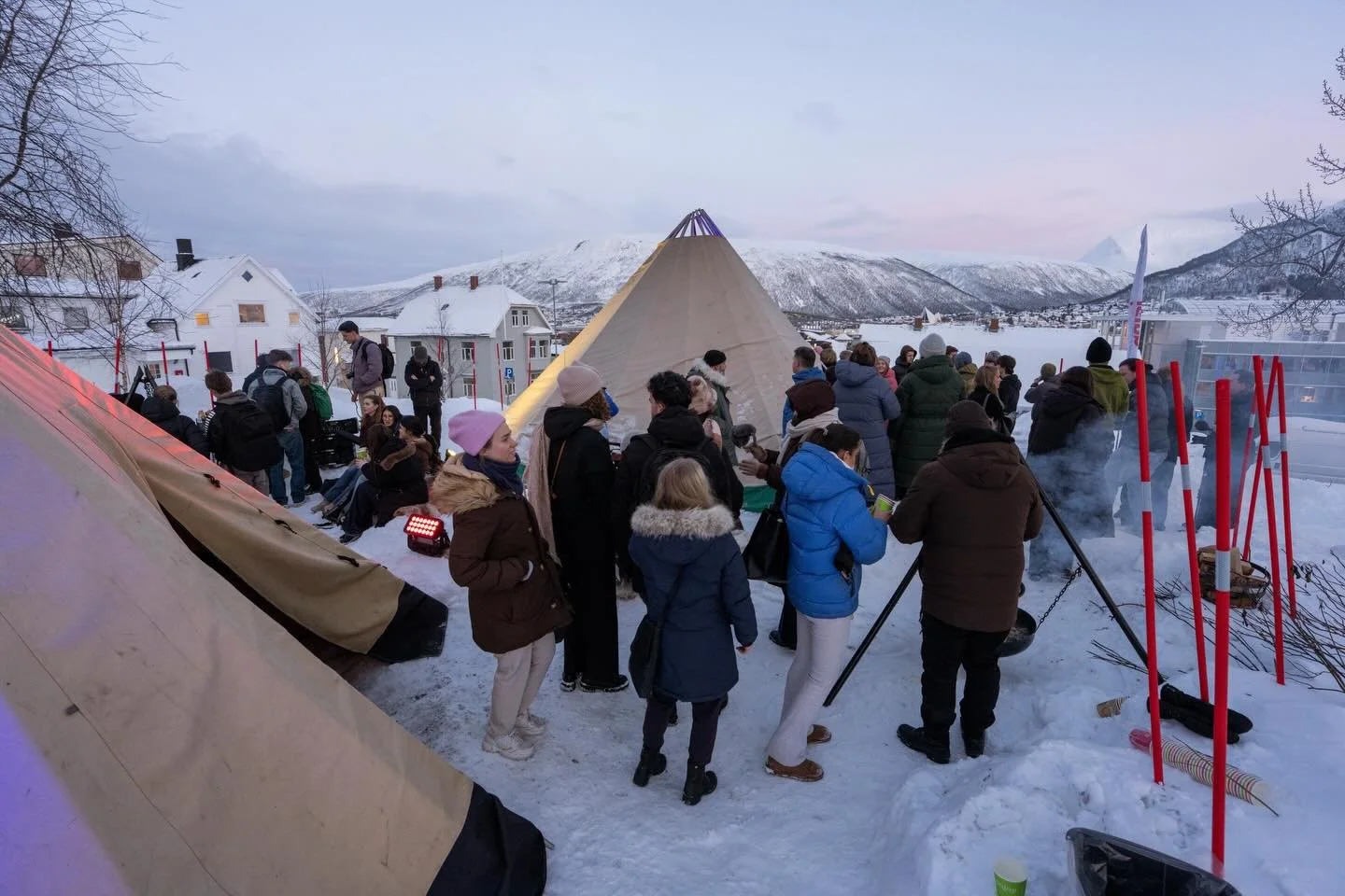 &Aring;pningen av Troms&oslash; som Europeisk ungdomshovedstad 2026! 🙌🏼 Forrige uke var det SuperTorsdag p&aring; Tvibit som en del av &aring;pningen for True North 2026-prosjektet✨ Ettermiddagen ble fylt av flott ungdom, god stemning og herlig mus