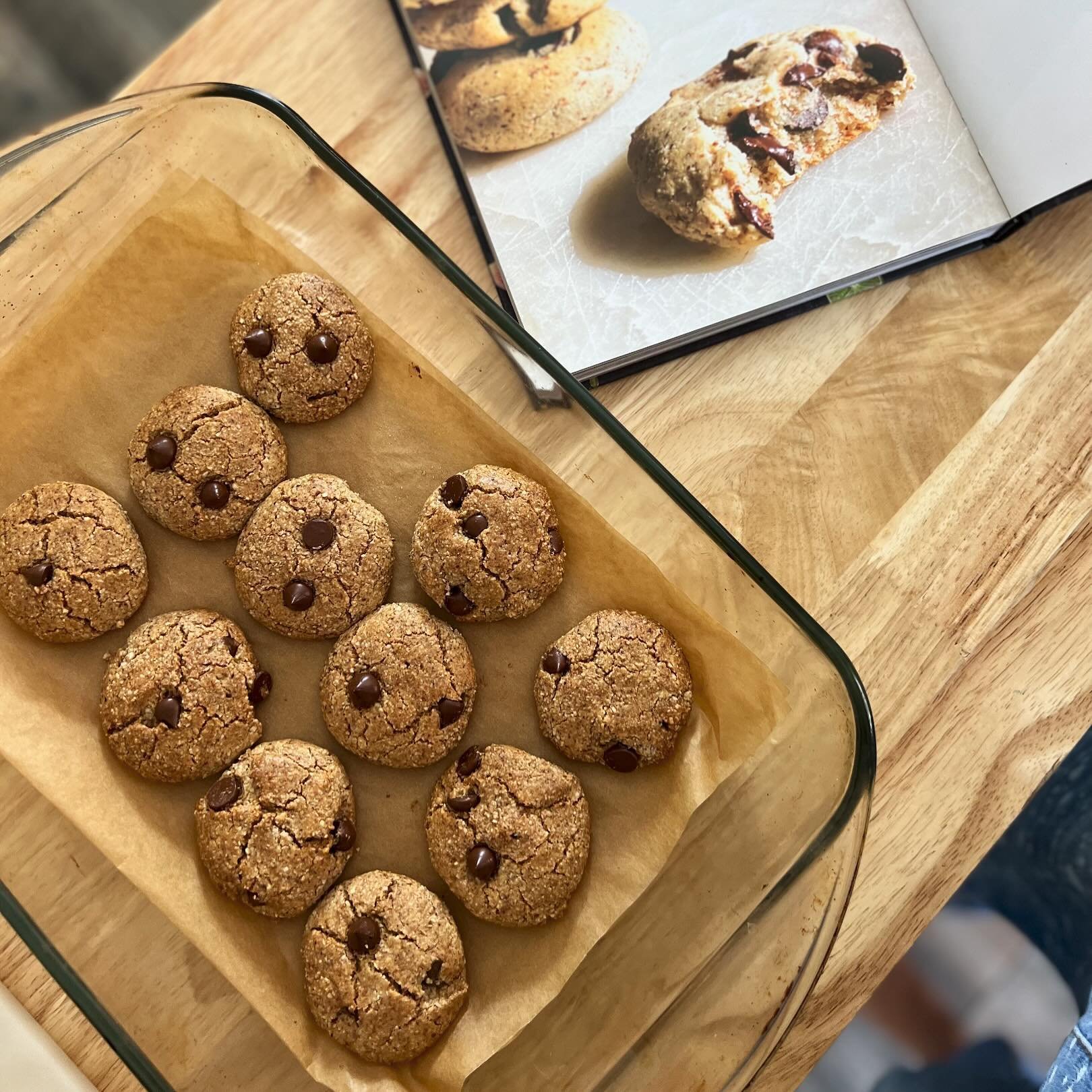 Fall in love with our easy to make vegan &amp; gluten-free chocolate chip cookies! 😋🍪 ⁣
⁣
Follow simple steps in our recipe book to learn how to bake our delicious cookies + some of our other favorite homemade desserts ✨⁣⁣
⁣
Our cookbook is sold ex
