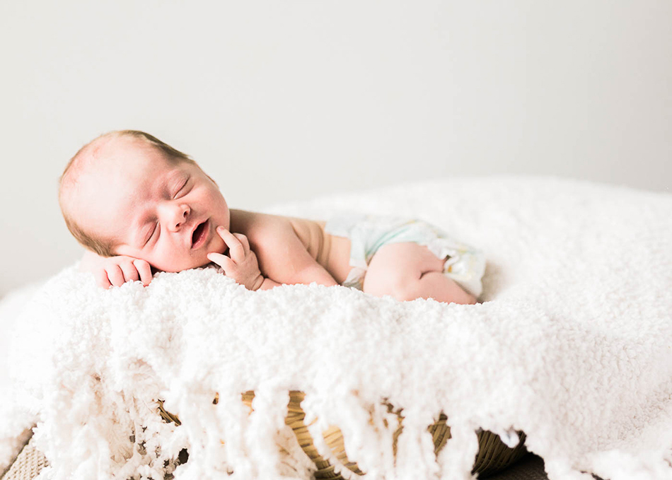 newborn-photographer-singapore-film-photographer-chen-sands-CSPBLOG-1.jpg