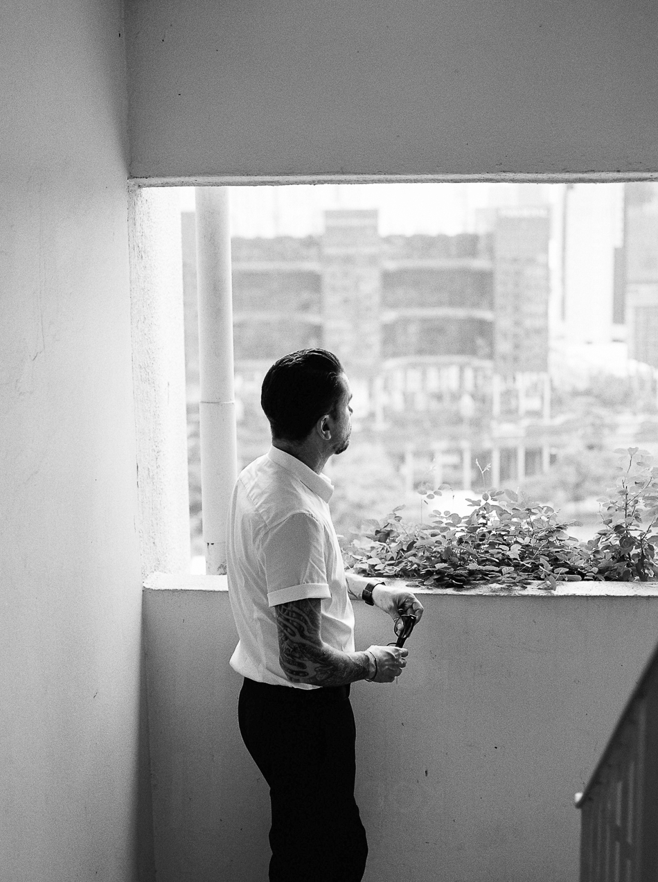 ChenSandsPhotoChrisGeriWedPREP-5.jpg