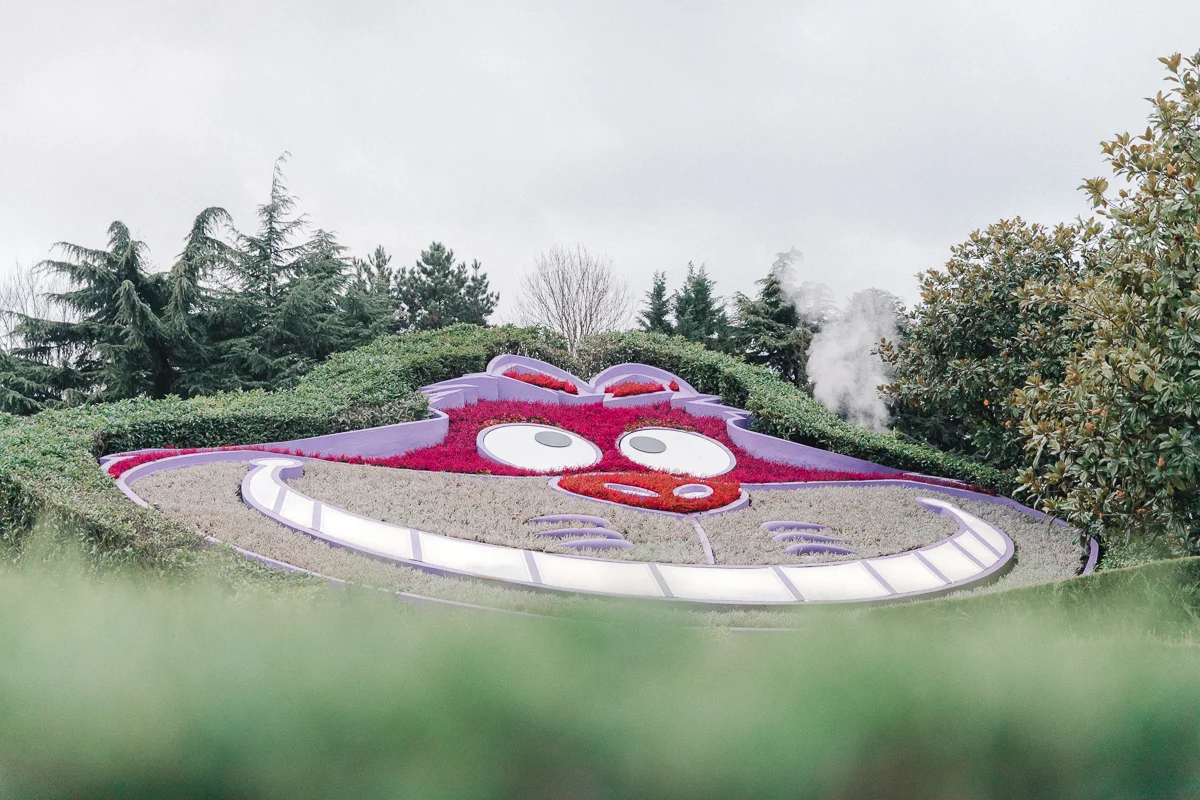 Chen Sands Paris Photographer Disneyland in Winter Engagement 16.jpg