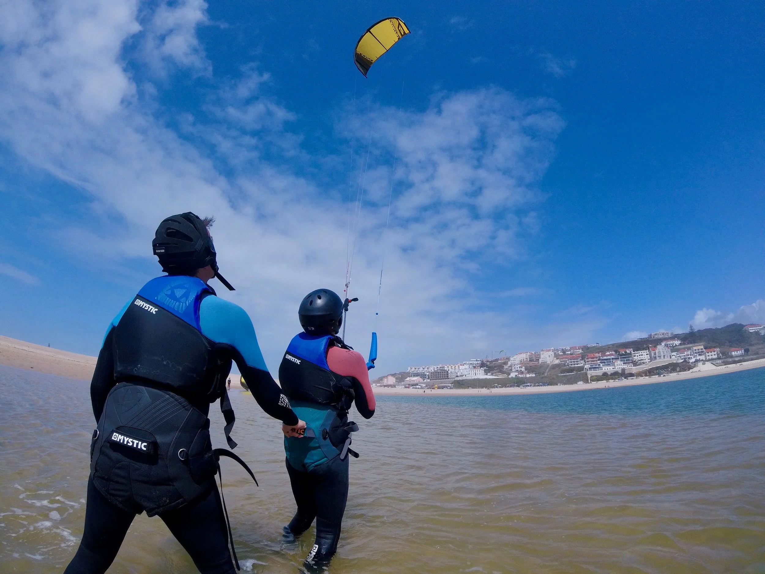 Kitesurf lessons Portugal: Private, Semi-private, Group?